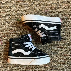 infant unisex black and white vans